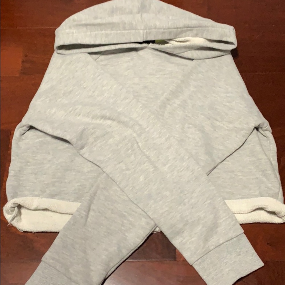 Cropped hoodie